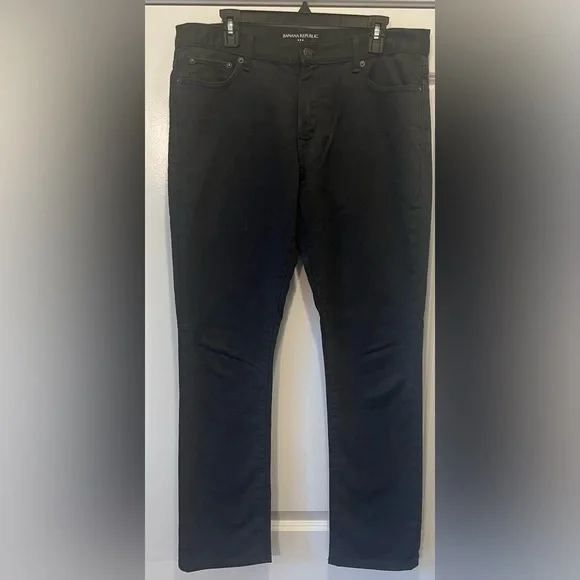 BANANA REPUBLIC WOMENS TRAVEL JEANS SIZE 34x32 - Picture 1 of 4